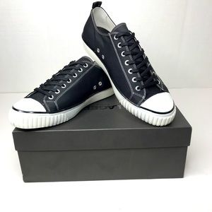 Karl Lagerfeld Paris sustainable canvas men’s sneakers black, size 11 New in box